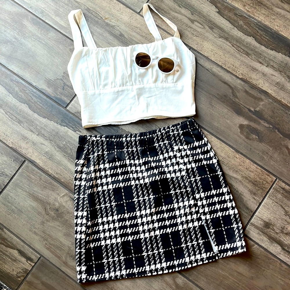 2 piece set - skirt and top combo 🖤🤍
